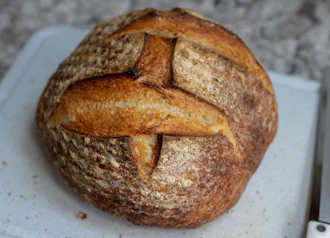 Opskrift: Sådan laver du surdejsbrød