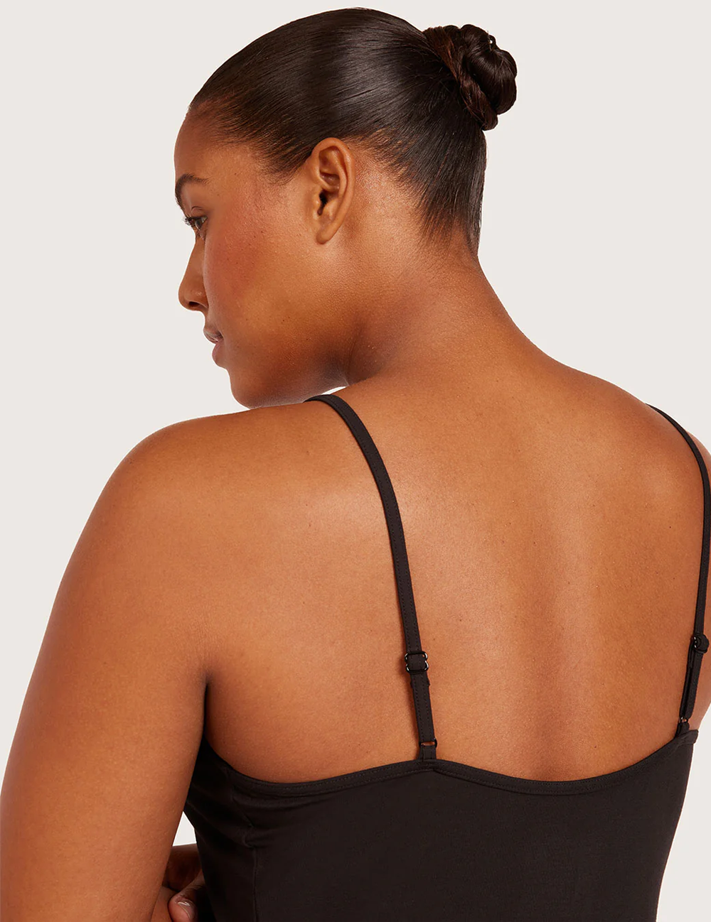 Basis Underkjole med V-hals - Black