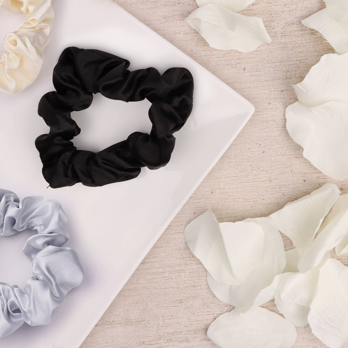 Myga scrunchies – 3 stk. i sølv, hvid og sort