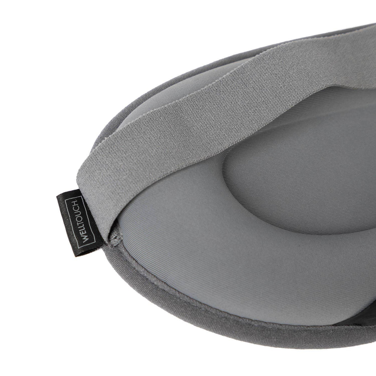 Detalje af rem og polstring på WellTouch sovemaske – sølvgrå