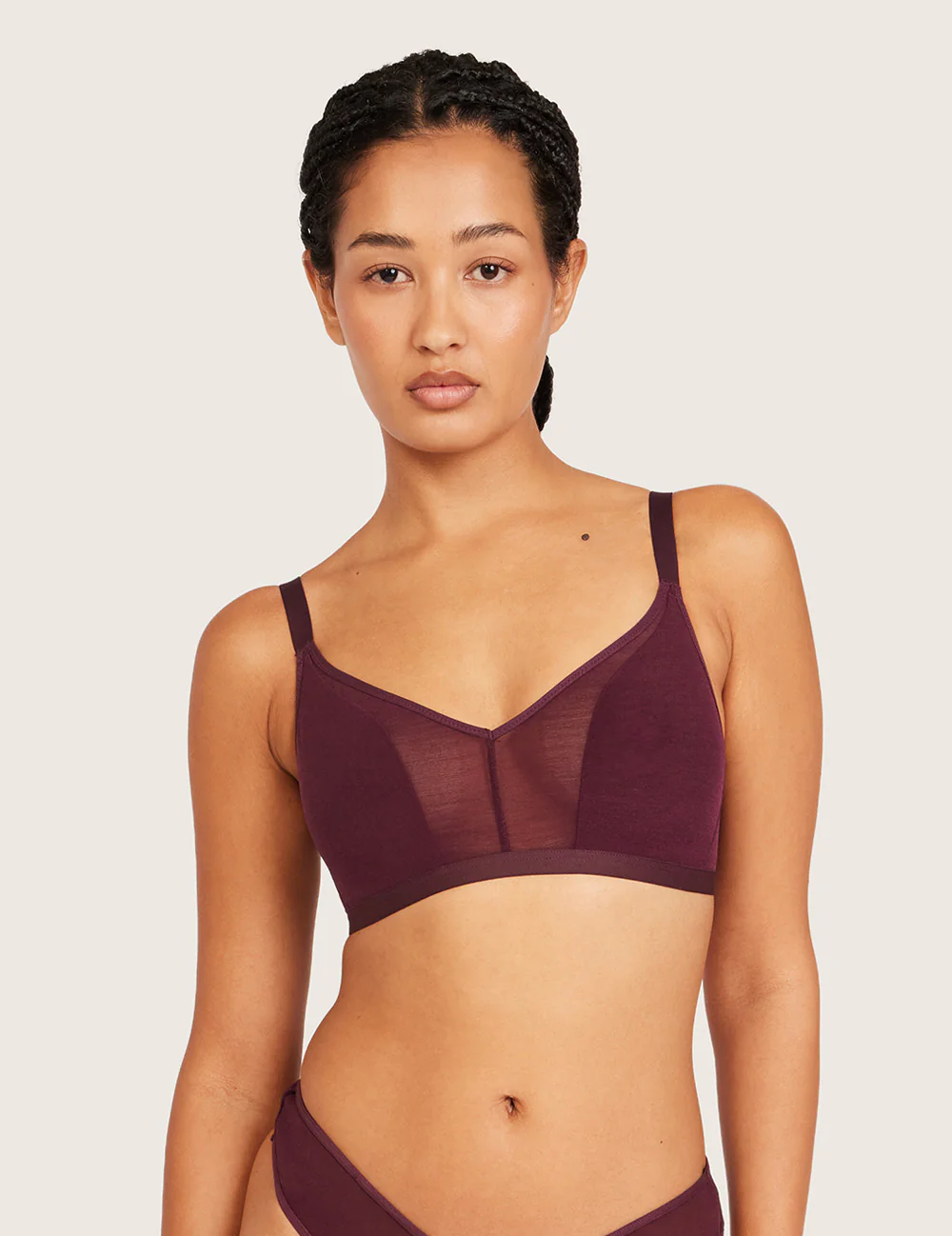 Boody FreeMesh Crop BH i farven Fig set forfra på model