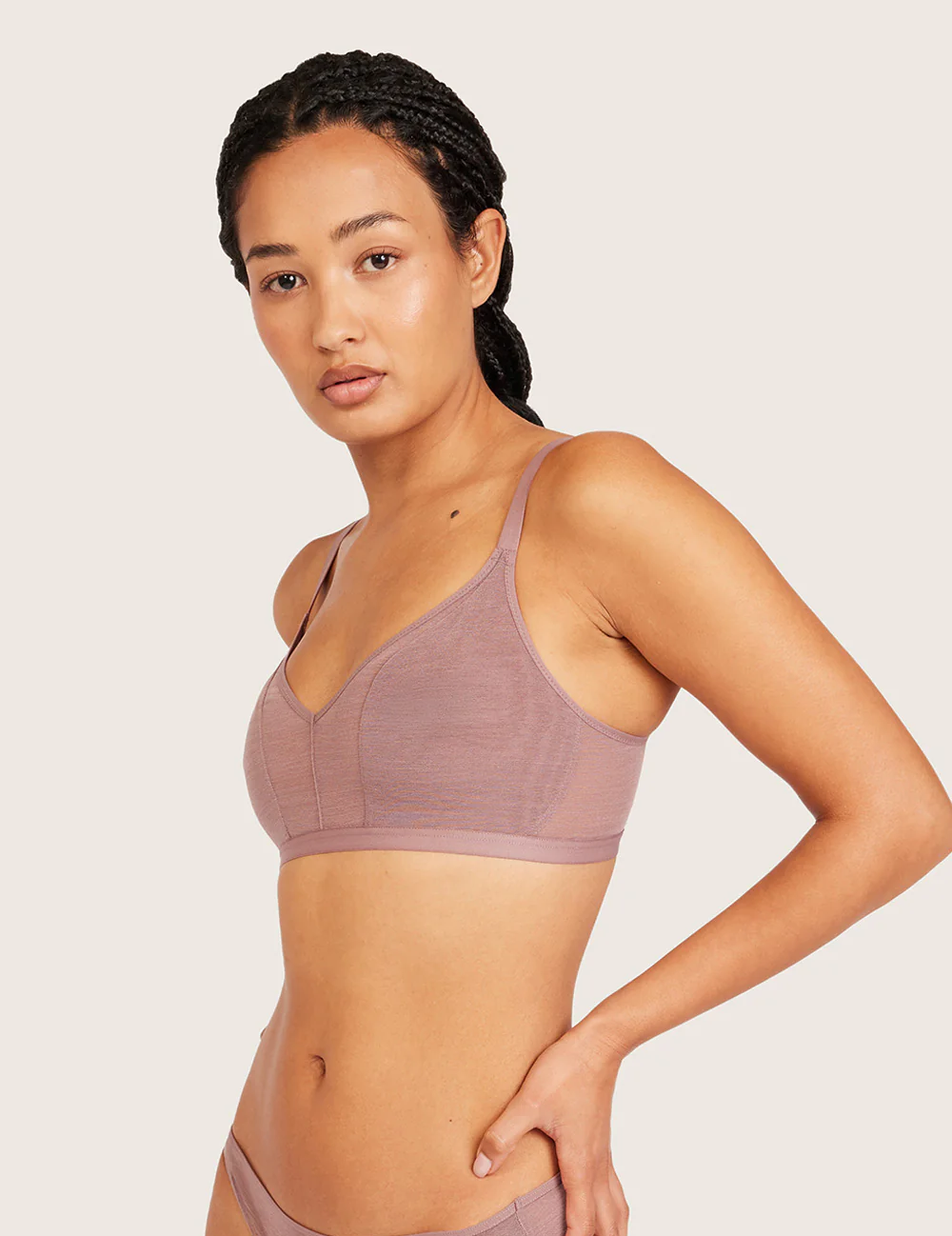 Boody FreeMesh® Crop BH i Mauve – skråt forfra på anden model