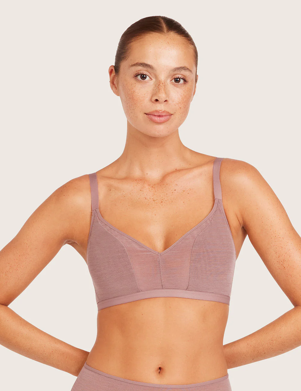 Boody FreeMesh® Crop BH i Mauve – forfra på model