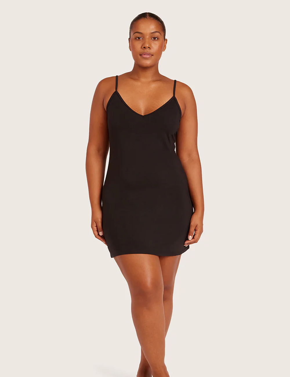 basis-underkjole-med-v-hals-black