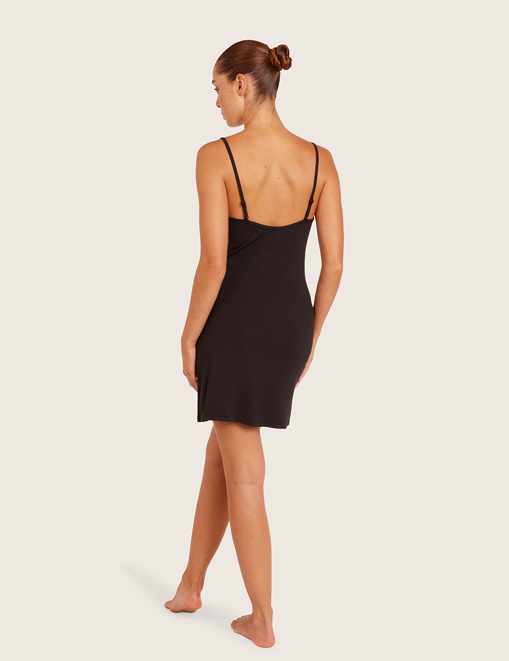 Basis Underkjole med V-hals - Black
