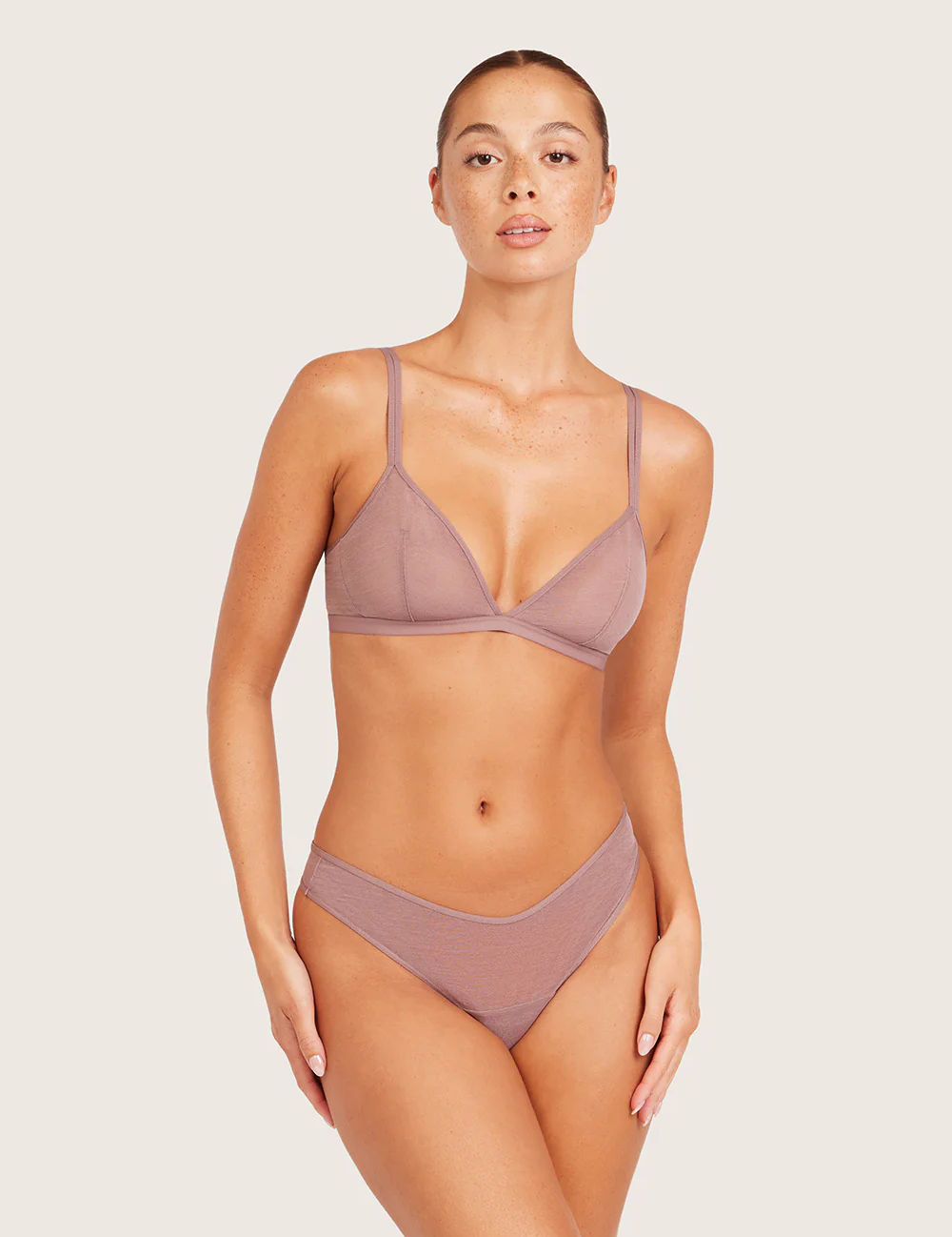 Boody FreeMesh® G-streng i Mauve – pasform på model
