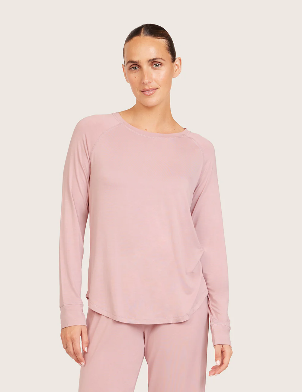 Boody Goodnight langærmet nattrøje i Lilac – forfra på model