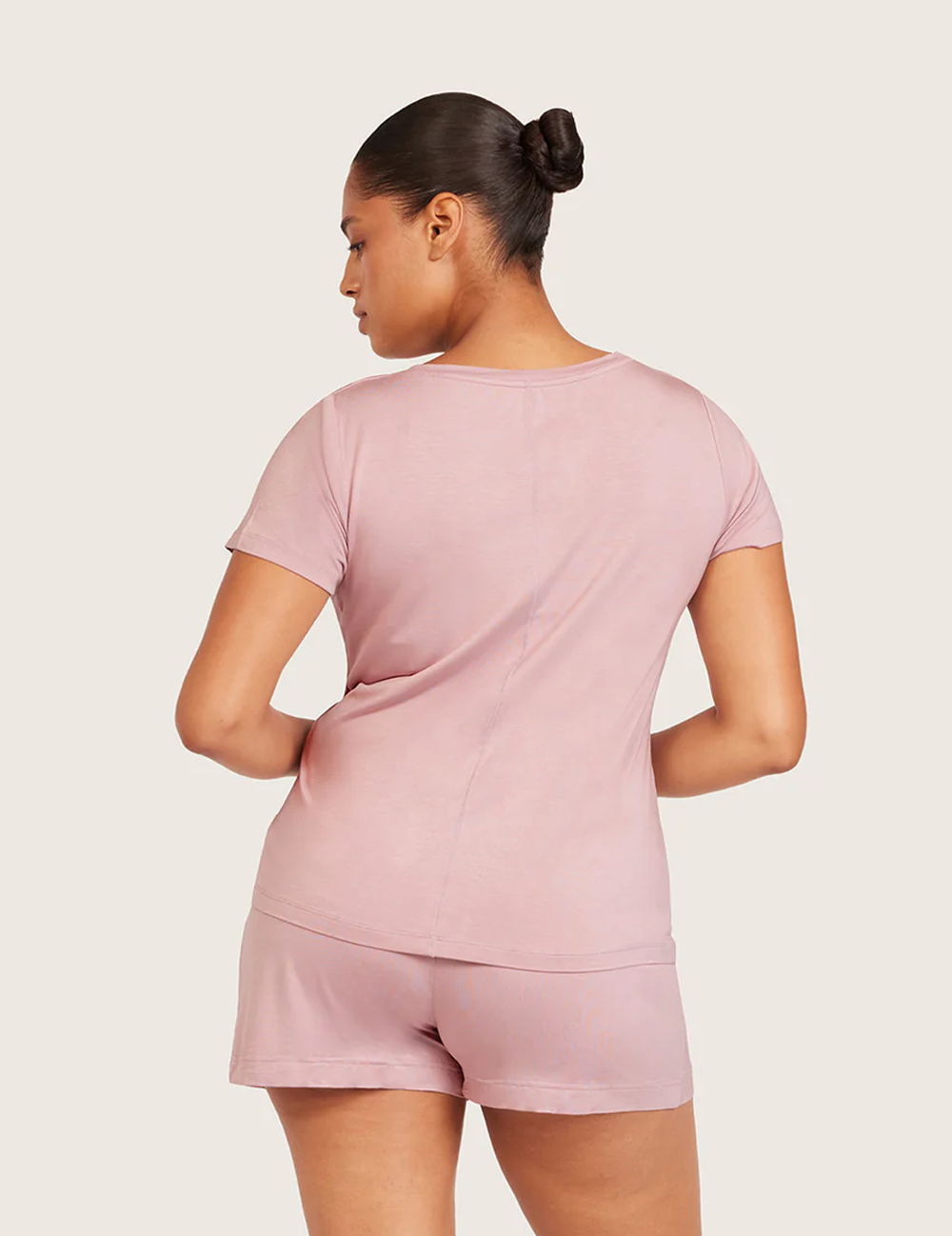 Boody Goodnight nattøj T-shirt i Lilac – bagfra på anden model