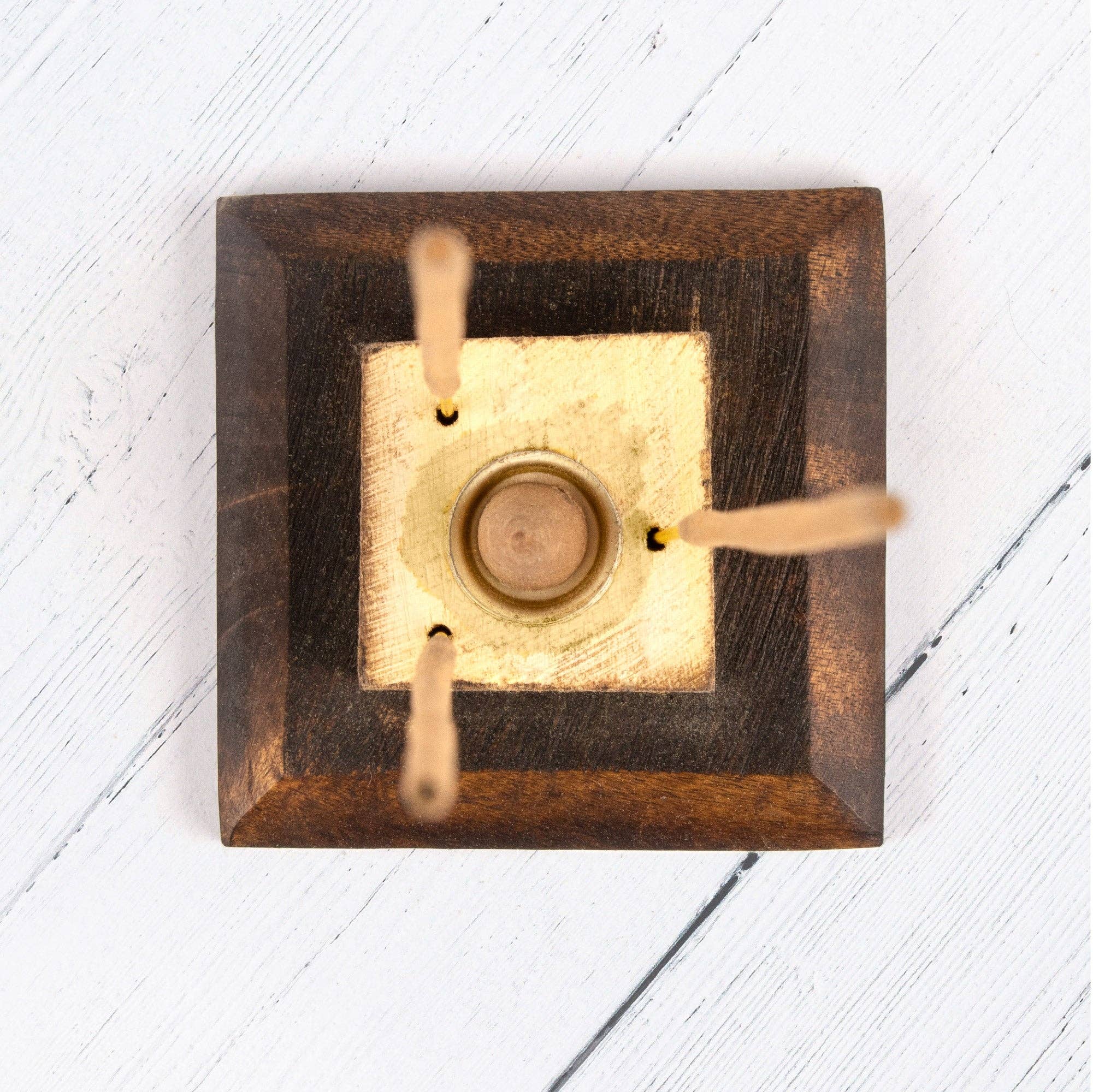 Røgelsestårn i træ til 4 røgelsespinde og incense cones